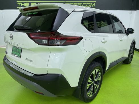 Used 2023 Nissan Rogue SV image 10