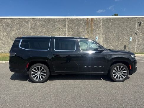 Used 2023 Jeep Grand Wagoneer L 4WD w/ Flexible Seating Group image 8