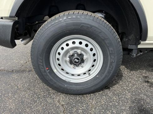 New 2026 Ford Bronco Base image 29