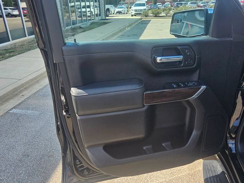 Used 2021 GMC Sierra 1500 SLT w/ SLT Premium Package AWD/4WD image 16