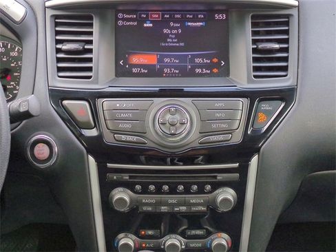 Used 2018 Nissan Pathfinder S image 18