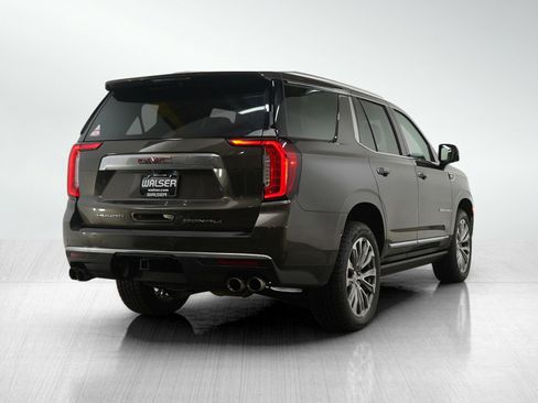 Used 2021 GMC Yukon Denali w/ Denali Premium Package image 5