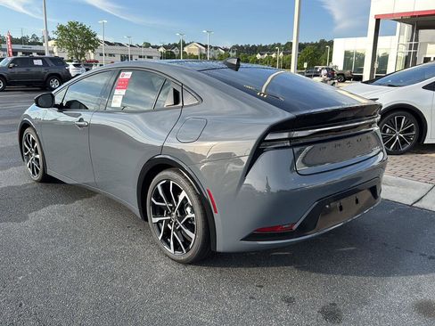 New 2025 Toyota Prius Plug-In Hybrid image 3