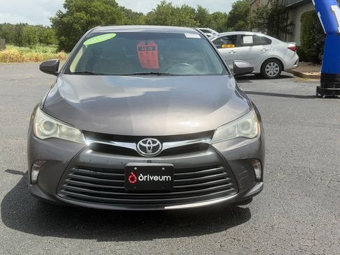 Used 2016 Toyota Camry LE FWD image 2