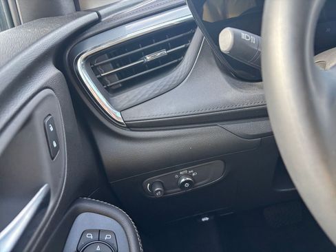 Used 2025 Buick Encore GX Preferred FWD image 33