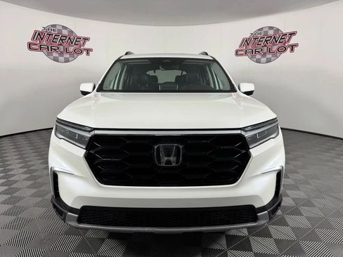 Used 2023 Honda Pilot Touring image 2
