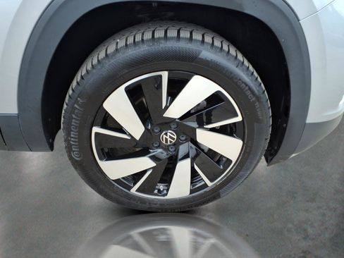 Used 2024 Volkswagen Atlas Cross Sport SE image 11