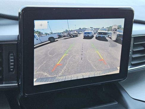 Used 2020 Ford Explorer XLT w/ Equipment Group 202A image 19