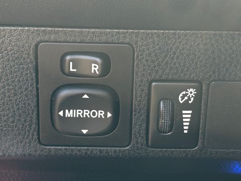 Used 2016 Toyota RAV4 LE FWD image 9