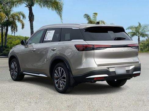 Certified 2026 INFINITI QX60 Luxe w/ Family Package image 2