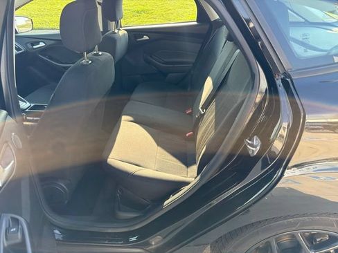 Used 2018 Ford Focus SEL w/ Winter Package FWD image 10