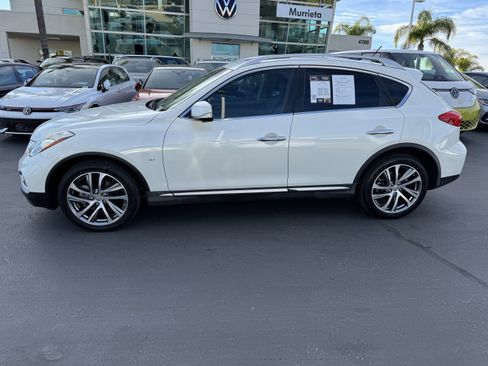 Used 2017 INFINITI QX50 2WD w/ Deluxe Touring Package image 7