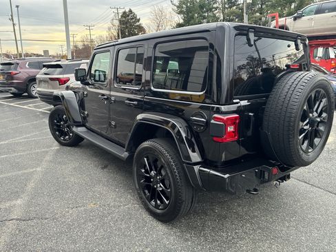 Used 2021 Jeep Wrangler Unlimited Sahara image 5