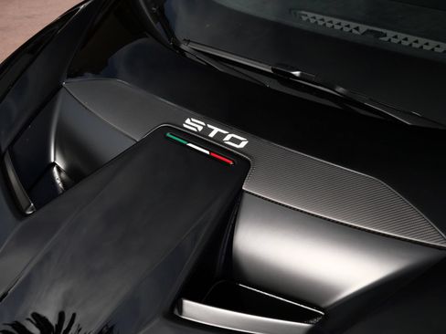 Used 2023 Lamborghini Huracan STO RWD image 17