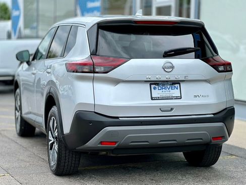 Used 2022 Nissan Rogue SV AWD/4WD image 3