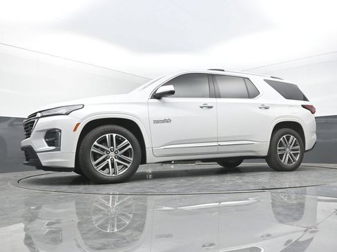 Used 2023 Chevrolet Traverse High Country FWD image 38