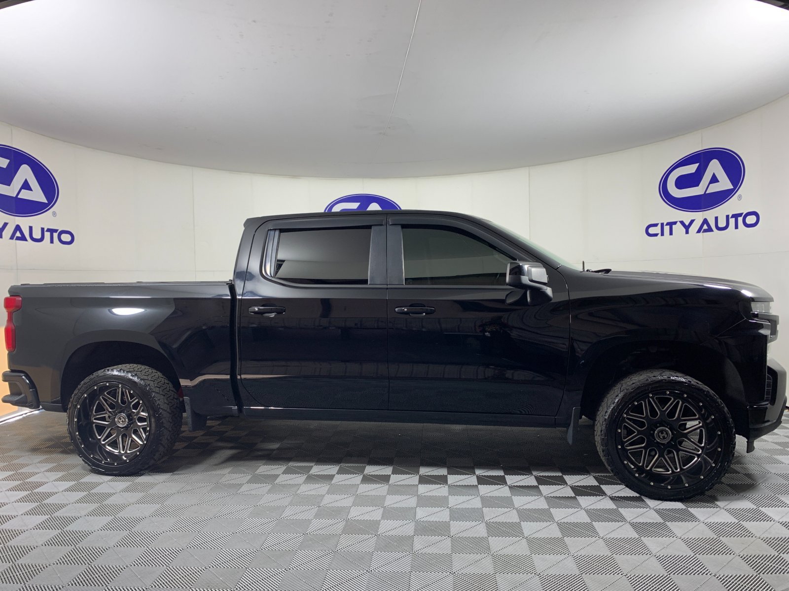 Used 2019 Chevrolet Silverado 1500 RST AWD/4WD image 2