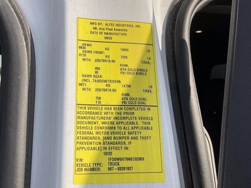 Used 2022 Ford F550 4x4 Crew Cab Super Duty w/ Power Equipment Group image 9