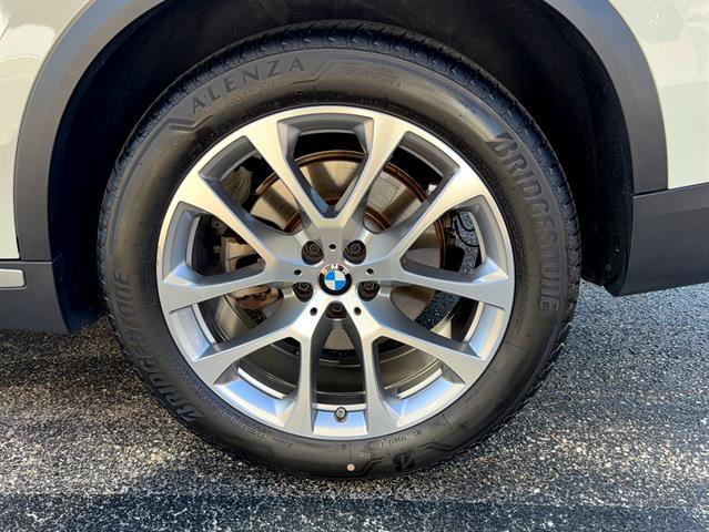Used 2022 BMW X5 xDrive40i w/ Premium Package AWD/4WD image 31