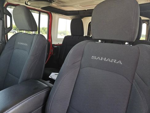 Used 2020 Jeep Wrangler Unlimited Sahara image 24