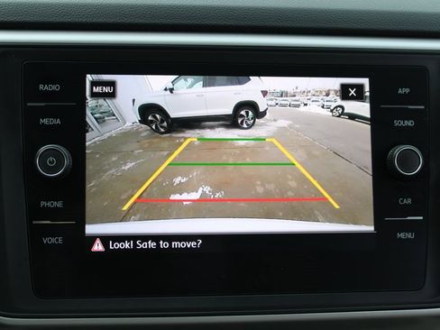 Certified 2021 Volkswagen Atlas SE image 18