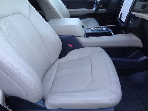 Certified 2023 Ford Expedition Limited AWD/4WD image 20