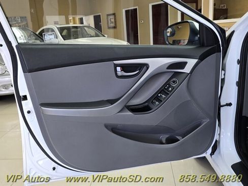 Used 2016 Hyundai Elantra SE FWD image 11