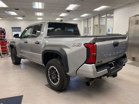 Used 2025 Toyota Tacoma TRD Off-Road image 16