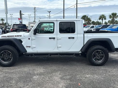 Used 2023 Jeep Gladiator Rubicon w/ Cold Weather Group AWD/4WD image 3