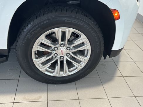 Used 2022 GMC Yukon SLT w/ SLT Premium Package AWD/4WD image 9