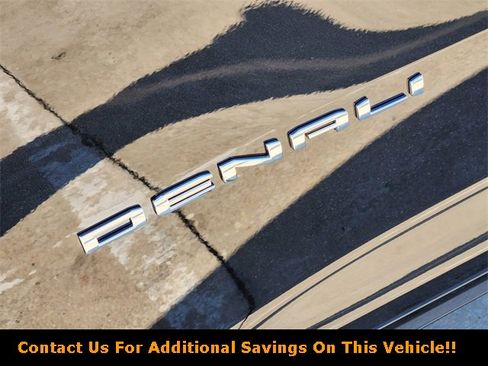 New 2026 GMC Acadia Denali w/ Super Cruise Package image 8