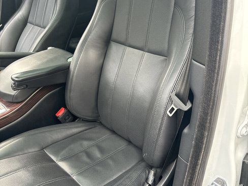 Used 2017 Land Rover Range Rover HSE image 25