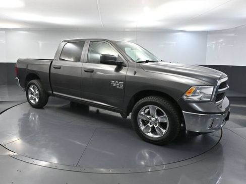 Used 2019 RAM 1500 ST w/ SXT Plus Group AWD/4WD image 1