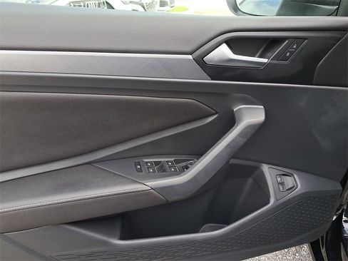 Used 2023 Volkswagen Jetta SE w/ Panoramic Sunroof Package image 20