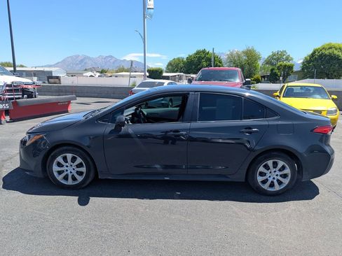 Used 2024 Toyota Corolla LE FWD image 8