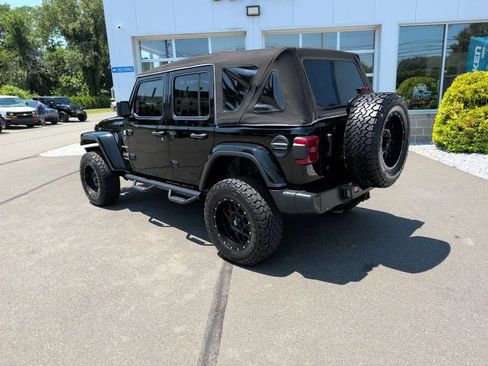 Used 2019 Jeep Wrangler Unlimited Sahara AWD/4WD image 9