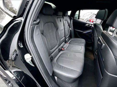 Used 2022 BMW X6 M50i image 23