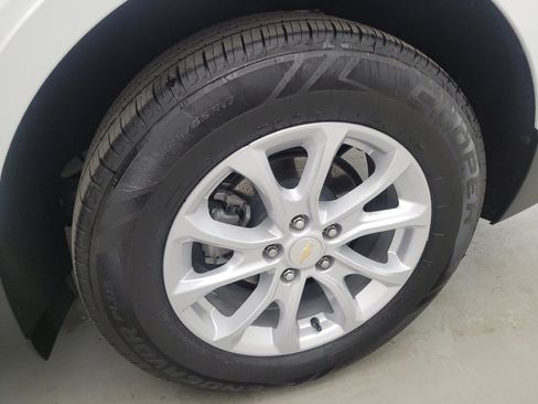 Used 2021 Chevrolet Equinox LS w/ LS Convenience Package AWD/4WD image 31