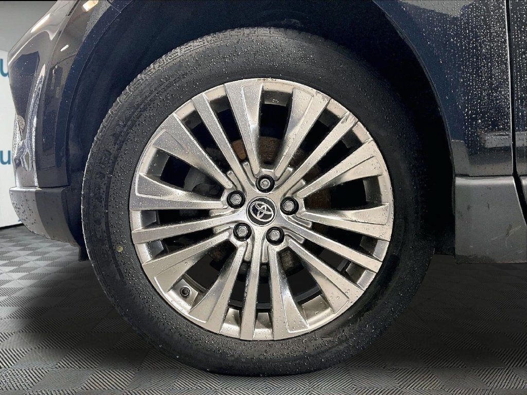 Used 2023 Toyota Venza Limited AWD/4WD image 7