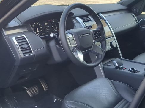 Used 2025 Land Rover Discovery Dynamic SE AWD/4WD image 10