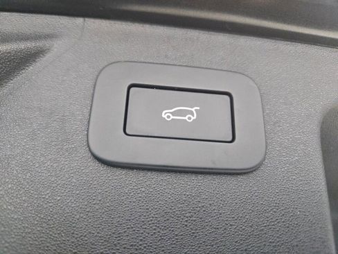 Used 2023 Land Rover Discovery Sport S image 19