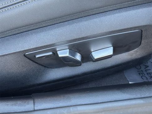 Used 2023 BMW 530e xDrive image 42