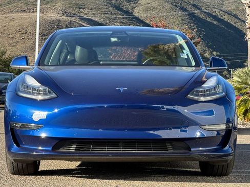 Used 2018 Tesla Model 3 Long Range image 9