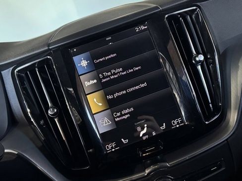 Used 2018 Volvo XC60 T5 Momentum w/ Convenience Package image 33