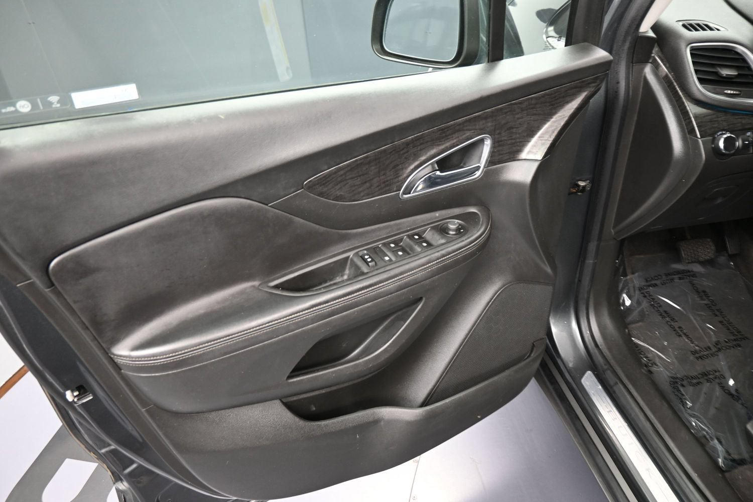 Used 2016 Buick Encore FWD image 13