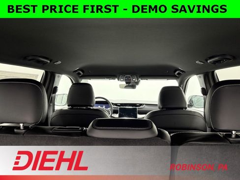 New 2025 Jeep Grand Cherokee Limited w/ Black Appearance Package image 10