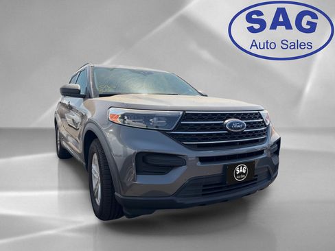 Used 2021 Ford Explorer XLT RWD image 2