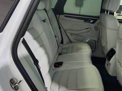 Used 2023 Porsche Macan GTS image 28