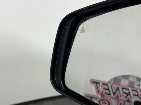 Used 2021 Jeep Grand Cherokee Laredo image 37