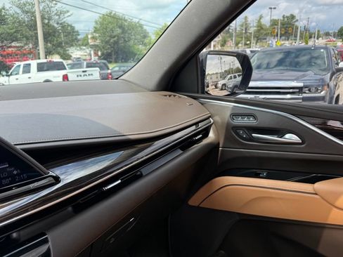 Used 2023 Cadillac Escalade Sport AWD/4WD image 22
